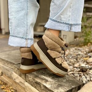 Pajar Janie 2.0 Waterproof Boot in Dark Brown/Taupe